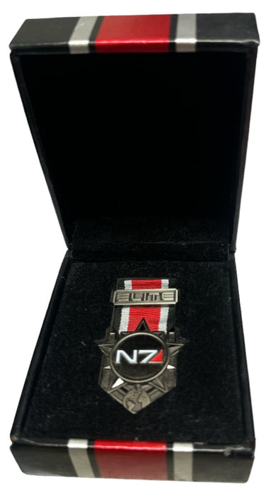 Mass Effect N7 Elite Medal Gold Replica Pin - In Box - Collectibles