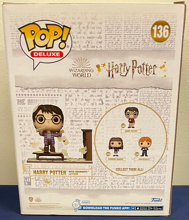 Harry Potter: Harry Potter With Hogwarts Letters (Funko Exclusive) #136 - With Box - Funko Pop