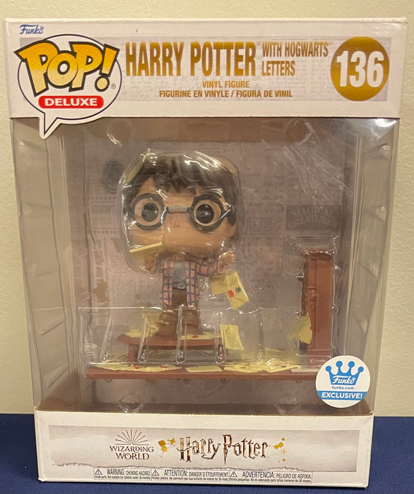 Harry Potter: Harry Potter With Hogwarts Letters (Funko Exclusive) #136 - With Box - Funko Pop